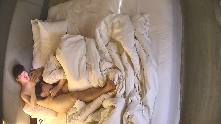 图片[6]-2025-12-3酒店偷拍 小胖妹给男友胸前贴满贴纸后口得他眼神迷离-老宋小屋