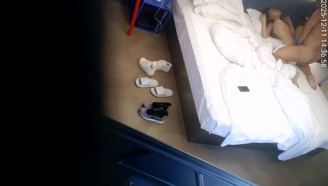 图片[8]-2025-12-11酒店偷拍 jk软妹被男友带到酒店疯狂做爱-老宋小屋