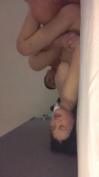 单位聚餐小伙灌醉大奶子美女同事带回酒店半推半就的露脸啪啪-老宋小屋