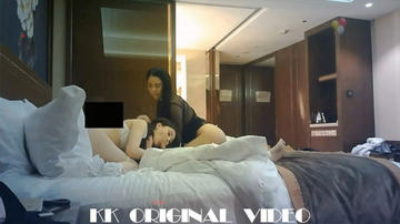 土豪大神酒店和2个身材颜值超正的极品美女模特玩一龙二凤,轮流爆操,最后射给了那个最漂亮奶子又大的美女,国语!-老宋小屋