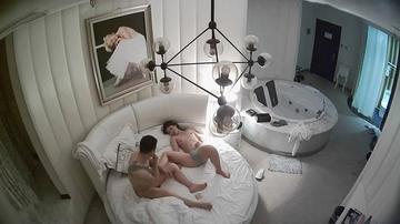 精品酒店偷拍强壮纹身男把白嫩性感的美女小三操的淫叫:我要,不许射啊-老宋小屋