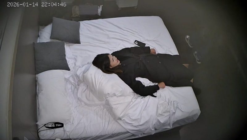 1-14流出酒店偷拍包臀御姐气质美女和和眼镜男友高难度做爱操穴-老宋小屋