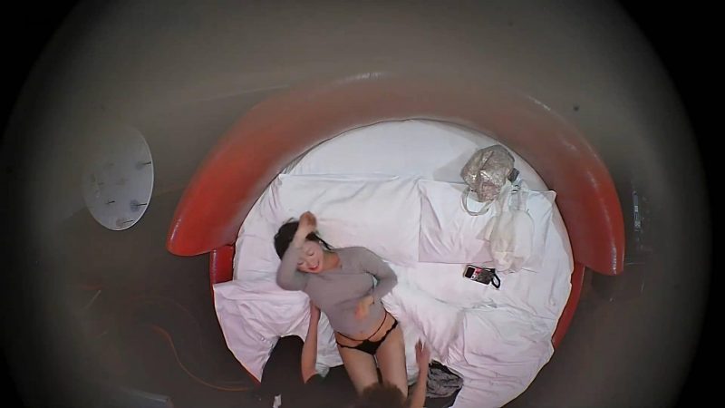 1-13流出酒店偷拍情趣圆床蝴蝶结笑容甜美的女少女被男友操的面色潮红-老宋小屋