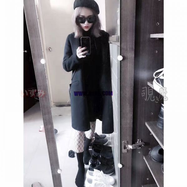 香港水嫩模特聚餐喝醉被带回酒店干完后不过瘾又狠狠玩弄接着操,担心被发现又把她衣服穿好!-老宋小屋