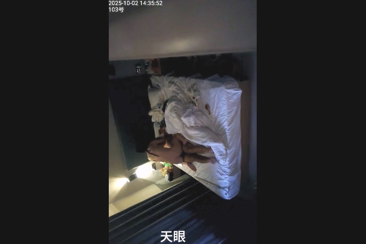 图片[2]-10-3天眼酒店直播台 极品眼镜学生婊和男友传教士啪啪，乖巧懂事姿势配合-老宋小屋