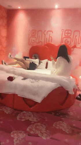 图片[3]-19歲學生妹，【一隻兔叽吖】校花雙女神，酒店開房，全裸沐浴，無套群P 蜜桃臀後入，好緊插得妹妹疼了-老宋小屋