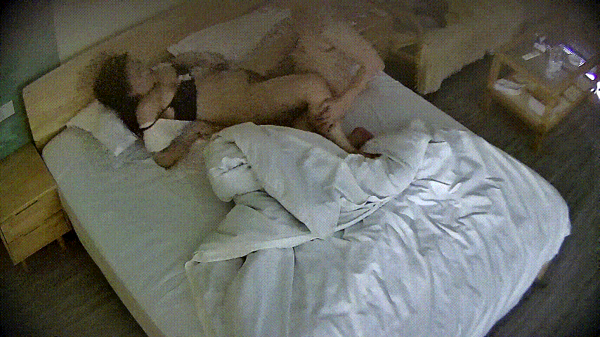 图片[2]-民宿酒店 7-23 小哥有个大奶女友 不过好像有的下坠了 但也是极品了 特别是穿睡衣上床的瞬间 极致诱惑-老宋小屋