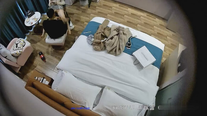 安防酒店摄像头偷拍❤️怪癖变态男和眼镜骚女互相道具玩弄草对方还一边用手机自拍-老宋小屋