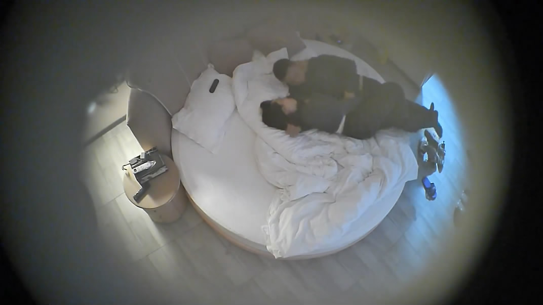 图片[1]-1-28流出酒店偷拍饥渴风骚少妇和精壮大哥开房激情啪啪持久啪不停-老宋小屋