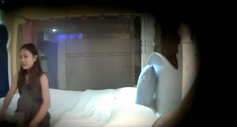 女神级气质性感美女秘书上班时间被公司中年男领导带到酒店啪啪-老宋小屋