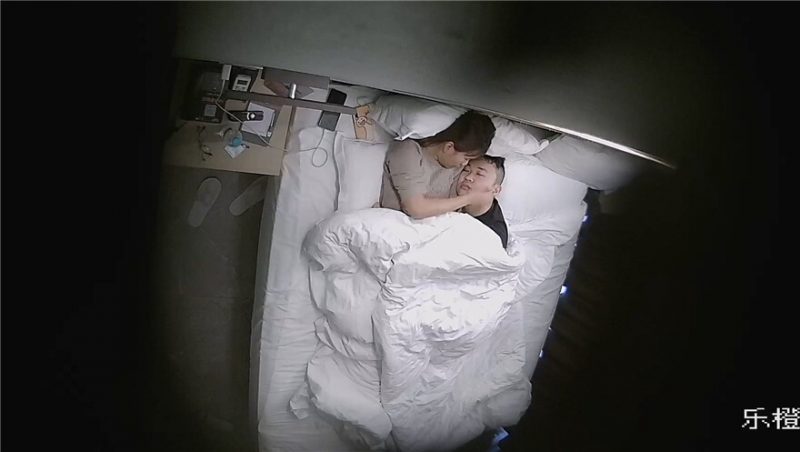 《乐橙云高清摄像头破解》小胖哥酒店约炮白皙少妇连干两炮[MP4/2170MB]-老宋小屋