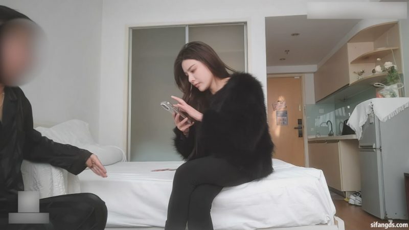 新片速递大神辟帝探花酒店??高价约炮网红颜值美女主播富人玩物婉转娇啼榜一体验[MP4/992MB]-老宋小屋