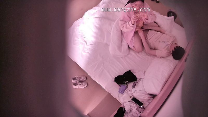 新流出酒店偷拍❤️大学生情侣开房反差婊眼镜欲姐骑屌功夫有一手被男友后入拍屁股[MP4/1361MB]-老宋小屋