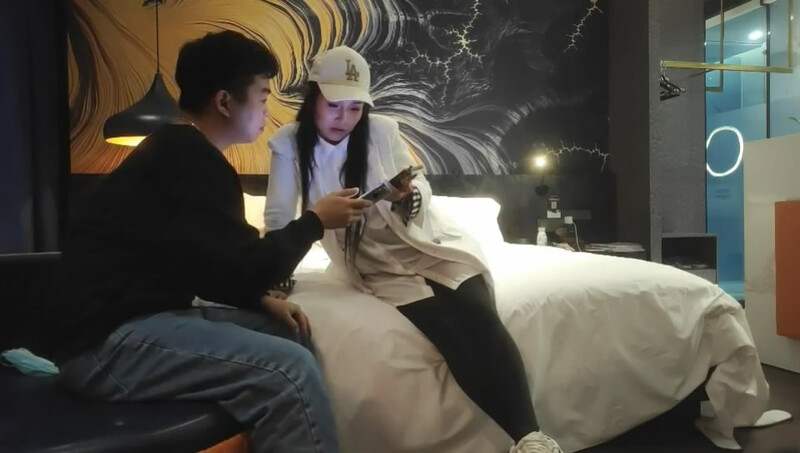 图片[2]-《我有一台拖拉机》酒店约炮出来赚奶粉钱的兼职孕妇自称还会看相-老宋小屋