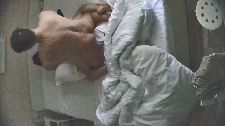 图片[4]-2025-12-14酒店偷拍 阴毛旺盛的少妇坐在凳子上都忍不住想吃鸡鸡-老宋小屋