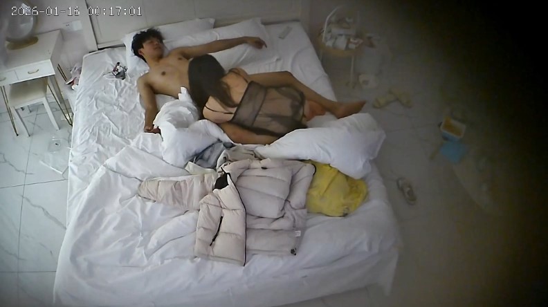 图片[2]-2026-1-15酒店偷拍 黑丝骚女被男友扣穴操嫩逼-老宋小屋