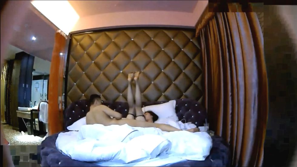 图片[8]-刚大学毕业的性感翘臀美女秘书和老板外地出差办完公事酒店床上办私事干完一次没休息又拉过来肏性感漂亮!-老宋小屋