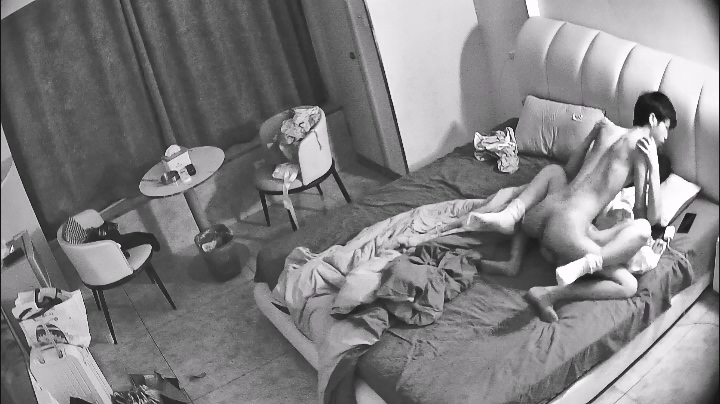 2025九月酒店偷拍 排骨小伙和高颜值女友10天啪啪日常-老宋小屋