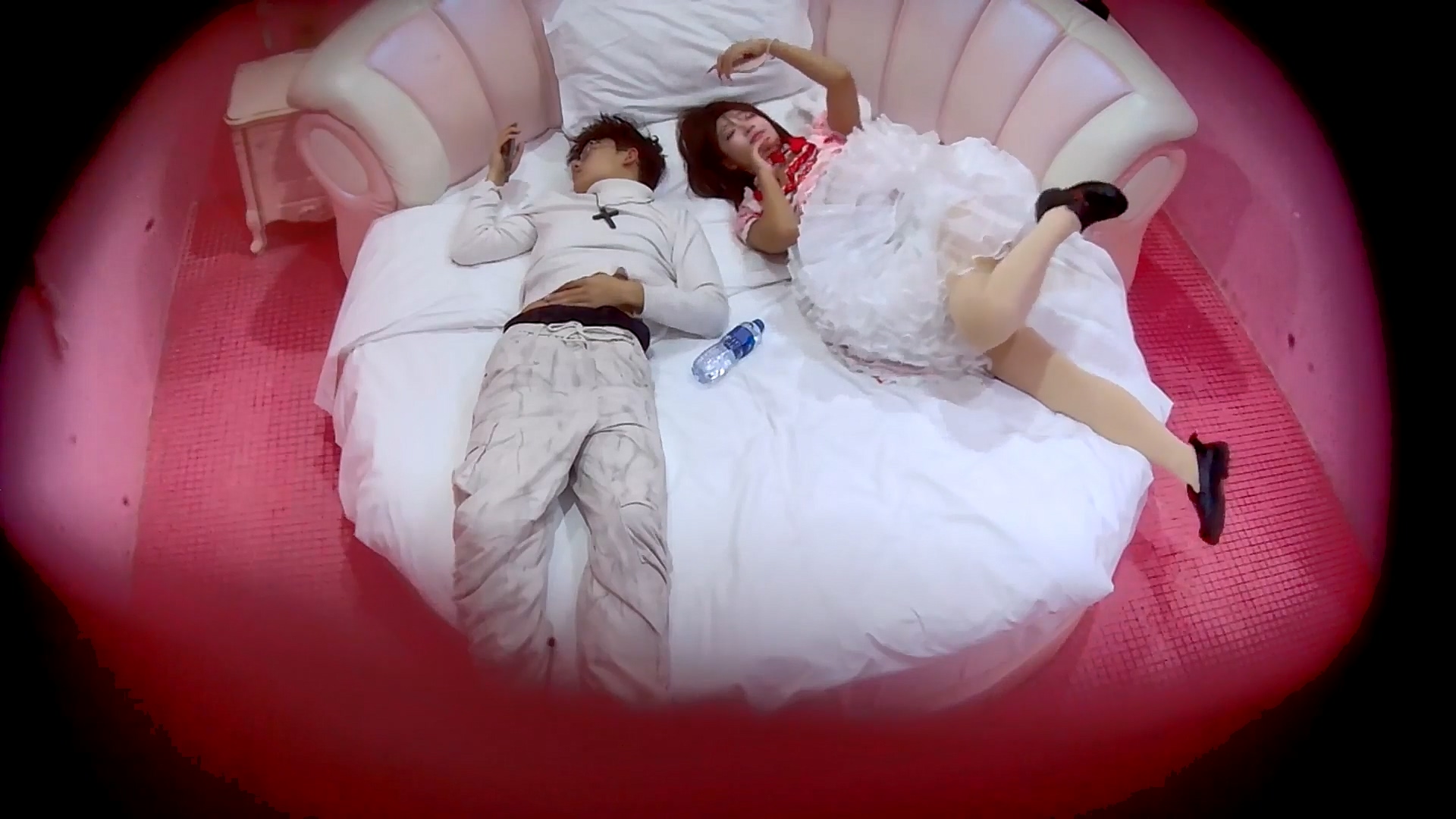 图片[1]-2025-12-27酒店偷拍 爱臭美自拍的草莓蛋糕洛丽塔喜欢在上位腻歪-老宋小屋