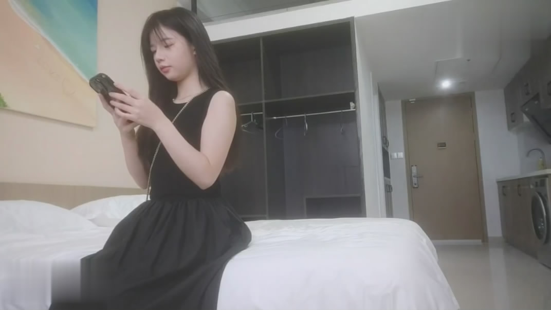 图片[1]-老王约酒店约炮❤️19岁青春美少女肤白貌美听话近距离吃吊各姿势展现抽插-老宋小屋