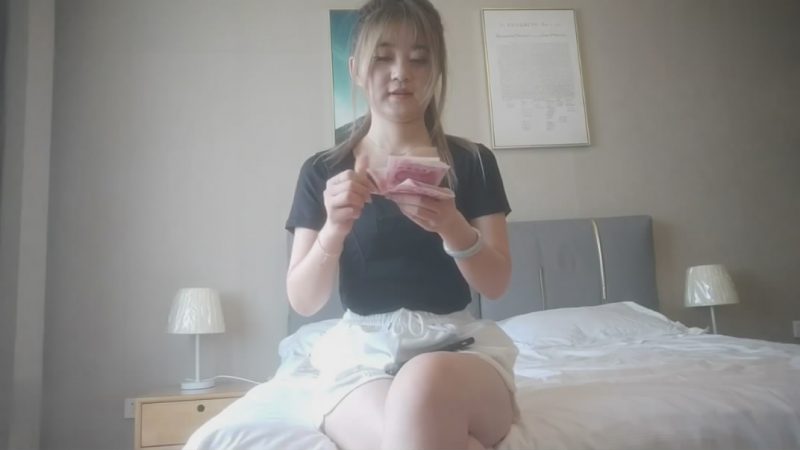 探花山鸡哥酒店约炮❤️貌似刚整完胸的拜金女胸大很软摸着像水球各种姿势把逼漏出来展现给大家看-老宋小屋