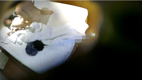 2023-7-29酒店偷拍青春洋溢两个文静又纯欲的眼镜妹妹-老宋小屋