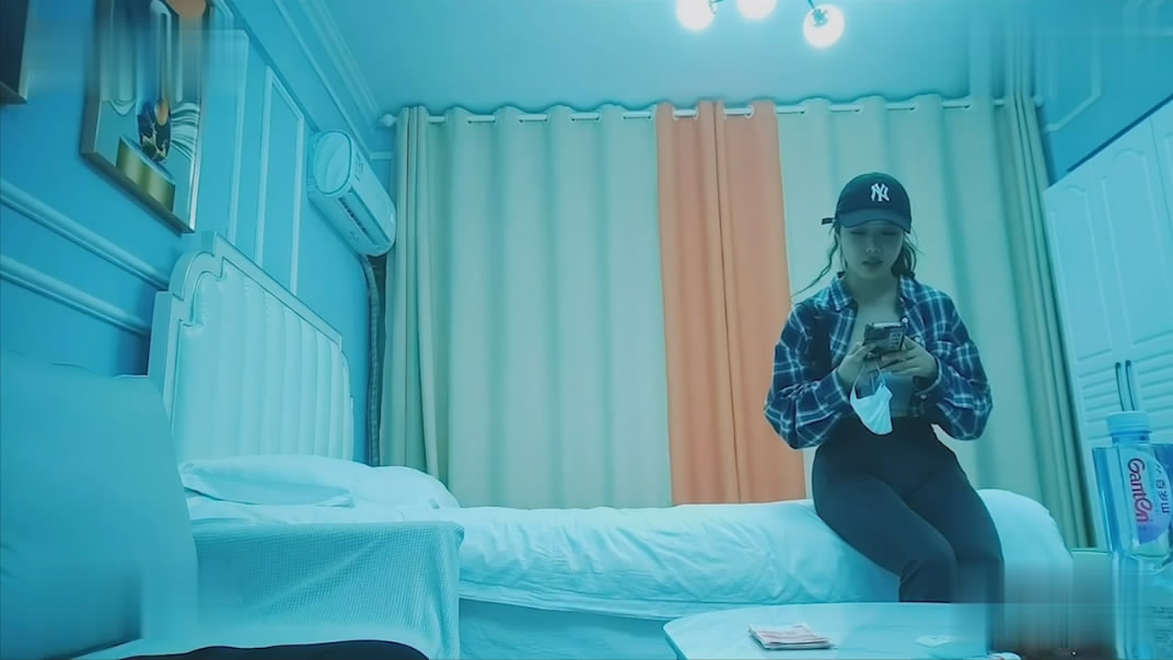 图片[2]-高端外围女小雨哥酒店3000块❤️约操极品气质白虎妹，娇喘都透出气质-老宋小屋