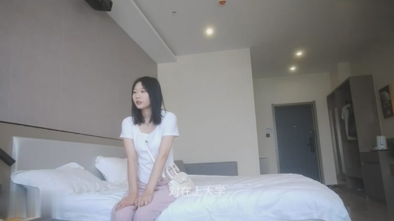 探花大神老王酒店约炮长相像❤️赵敏的18岁兼职学生妹逼紧水多温柔听话适合大神调教[MP4/850MB]-老宋小屋