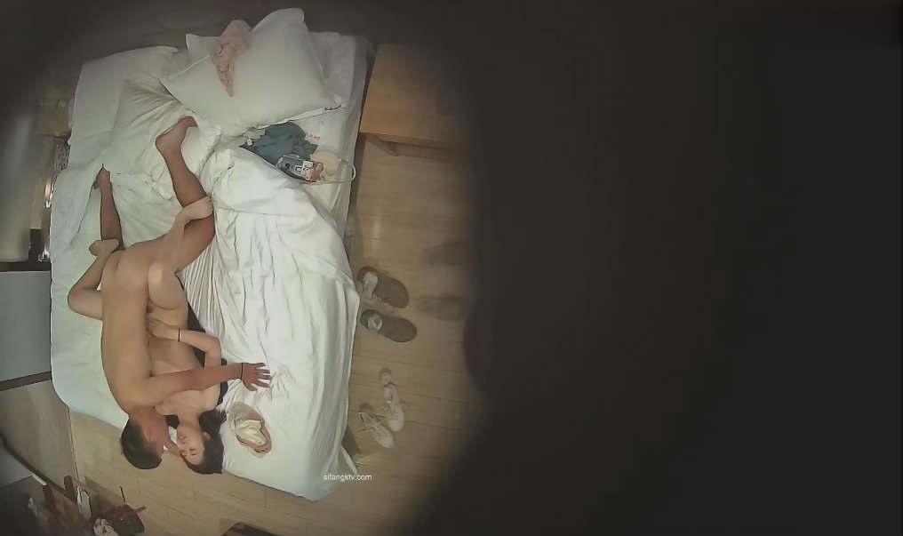 图片[5]-民宿酒店高清偷拍??深夜开房的好身材男女上演活春宫性爱姿势美女颜值非常高[MP4/527MB]-老宋小屋