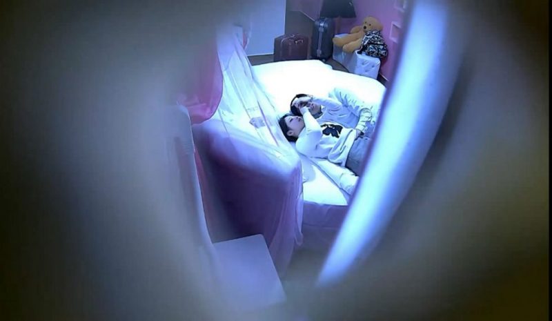 皮肤白皙漂亮的大奶美乳靓妹酒店被只想干她的情人操的胡言乱语-老宋小屋