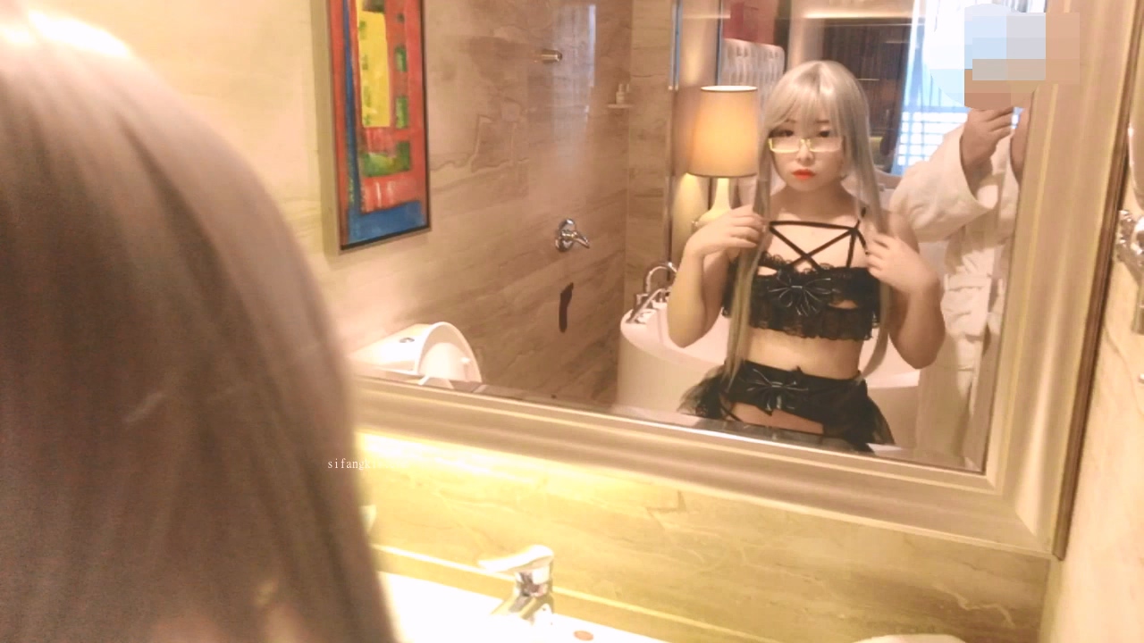 图片[1]-清纯反差眼镜娘小学妹清纯温婉的外表下竟然如此反差被金主爸爸带到酒店无套内射-老宋小屋