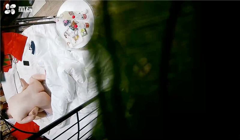 图片[9]-《萤石云破解》小伙带着漂亮女友酒店开房洗完澡先给她做个全身按摩放松放松再开战[MP4/942MB]-老宋小屋