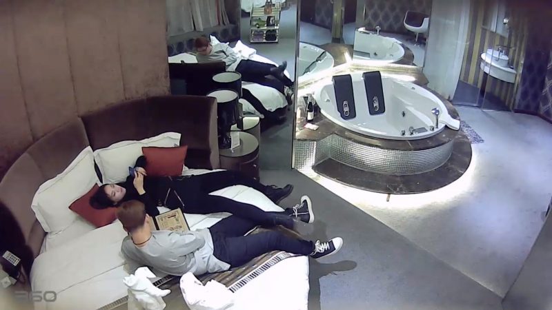 11-25经典酒店偷拍 极品男女浴缸内放纵啪啪，俊男靓女乐逍遥-老宋小屋