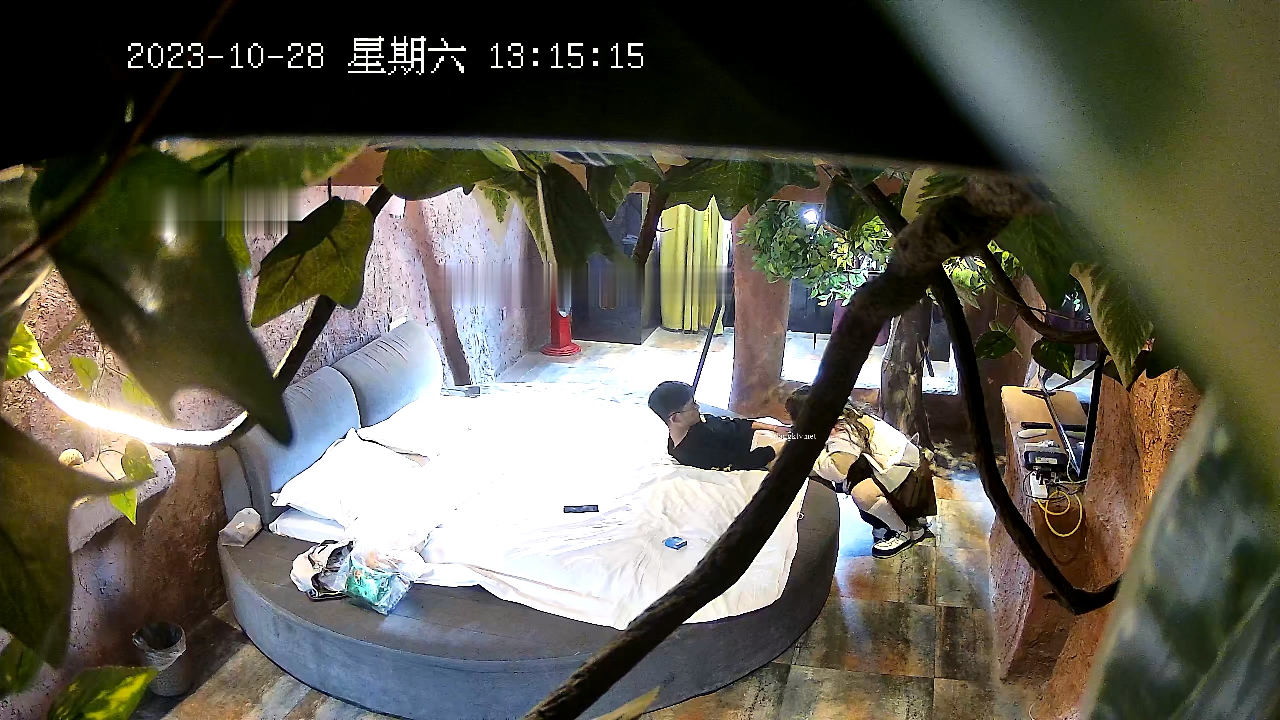 图片[2]-2023-10-29酒店偷拍肉丝白袜反差女周末来开房 两天三炮激情度过-老宋小屋