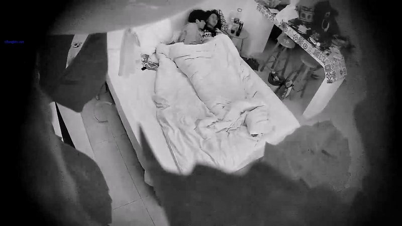 流出酒店偷拍❤️学生情侣开房小哥为了满足欲求不满的女友酒后做爱干到呕吐-老宋小屋