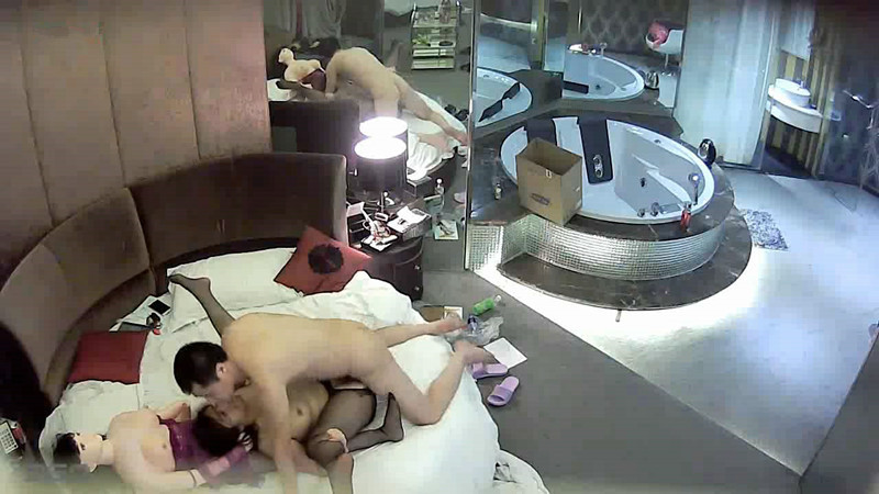 情趣酒店里的情趣 带充气娃娃开房约炮真实别样情趣啊-老宋小屋