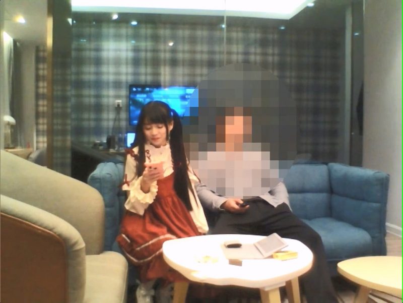 纯欲双马尾女高学妹✅被金主爸爸带到酒店沙发上爆操，不吃香菜 VS AAA建材老王的既视感！现在的小妹妹真是嫩出水[MP4/1.37GB]-老宋小屋