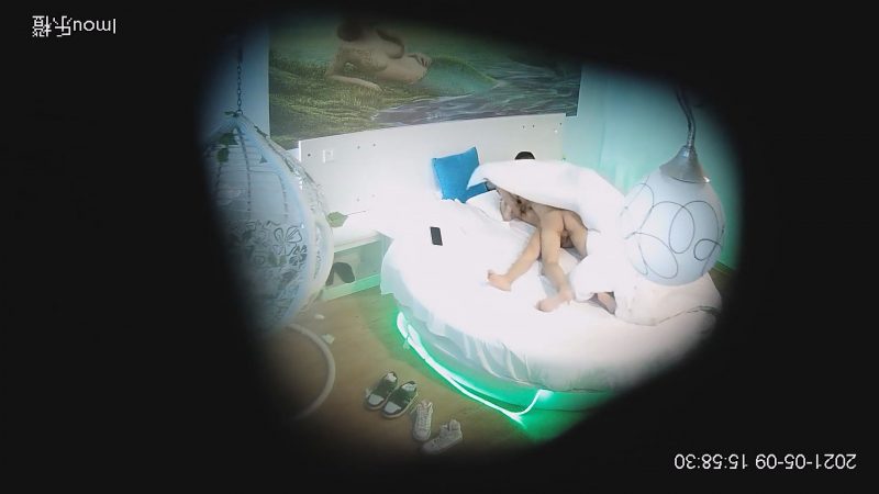 5-9【酒店摄像头】美人鱼稀缺房型娇小女友粉嫩美乳-老宋小屋