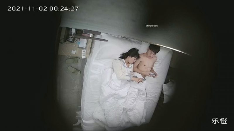 11-1乐橙酒店偷拍 年轻情侣缠绵做爱，娇羞不已，颜值在线-老宋小屋