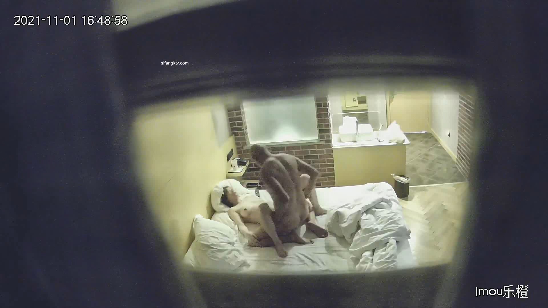 图片[2]-11-1乐橙酒店偷拍 光头男和大奶情妇激情一日，一天三次，精通口交六九式各种啪啪姿势-老宋小屋