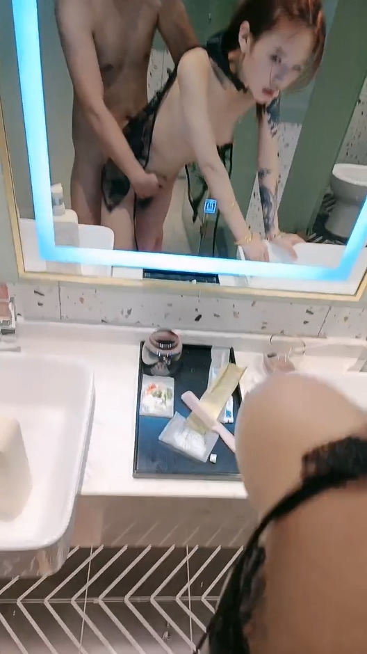 图片[3]-尖叫吧宝贝，全程露脸小骚逼在酒店被土豪小哥各种爆草，床上床下无套抽插，对着镜头后入爆草快被干懵逼了-老宋小屋