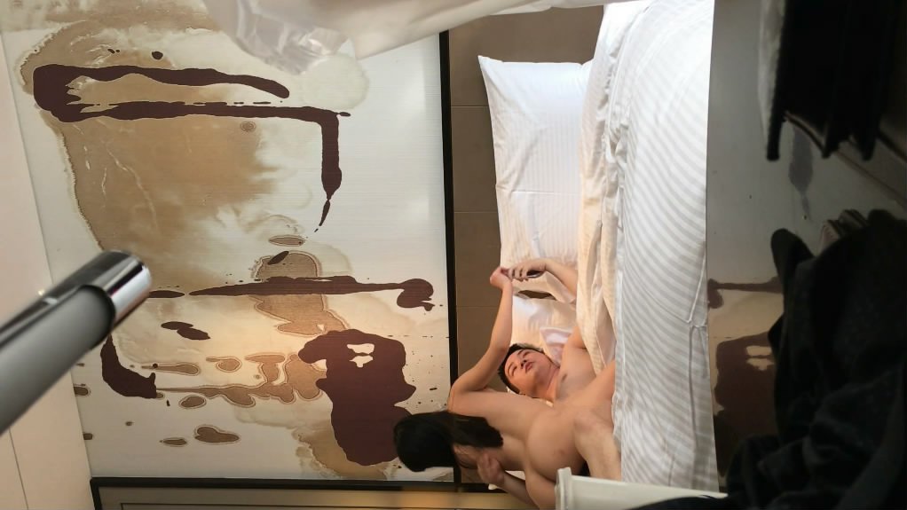 图片[7]-老婆周日加班和她的闺蜜酒店开房啪啪玩得正爽媳妇来短信了闺蜜想夺过手机看短信内容-老宋小屋