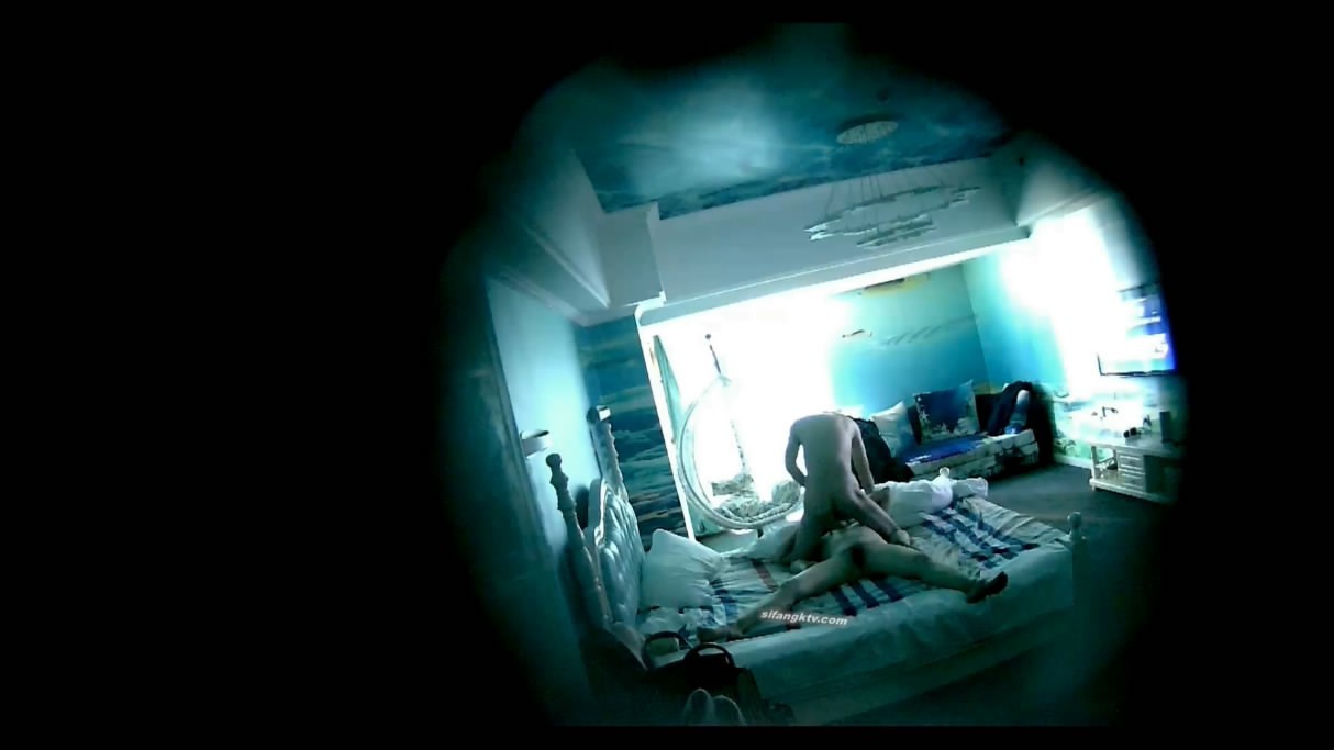 图片[2]-情趣酒店海洋房摄像头偷拍背心哥大白天和单位的女财务开房偷情爽完以后情人磨他买戒子-老宋小屋