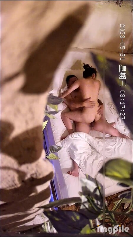 图片[6]-新流出酒店胖叔吃完宵夜和女炮友開房爽一炮-老宋小屋