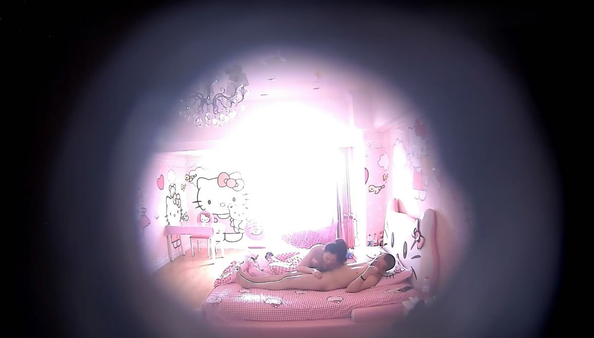 图片[5]-稀缺粉色哈喽Kitty主题酒店偷拍劳改犯模样大哥和女炮友白天开房激情用手机探测摄像头-老宋小屋