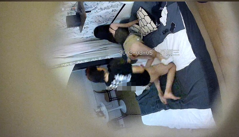 图片[2]-2024.8.4【酒店偷拍】大学生开房，男友上来就扒裤子，美腿好身材，春心荡漾配合插入-老宋小屋