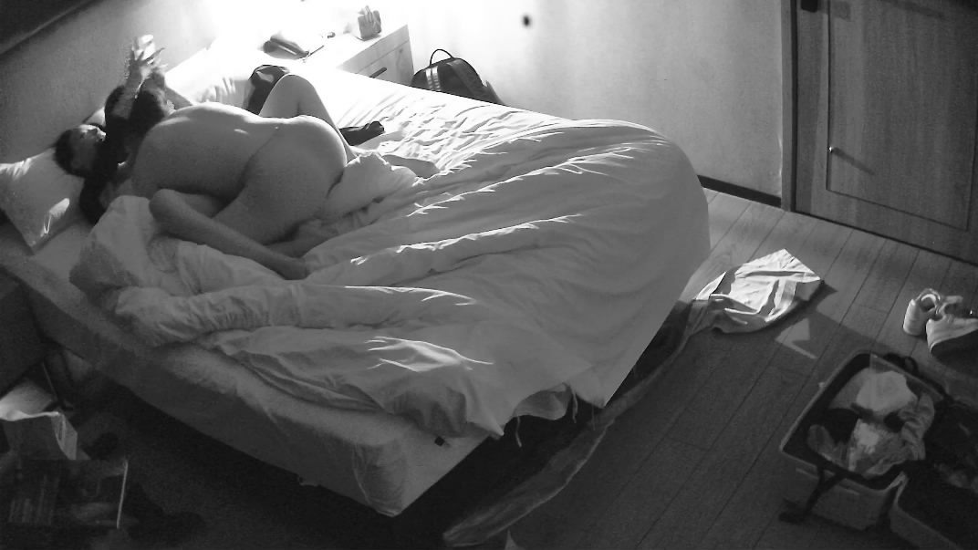 图片[3]-新流出❤️安防酒店偷拍精品作者强推 谁家女朋友被抱起来操对白清晰，叫床真好听-老宋小屋