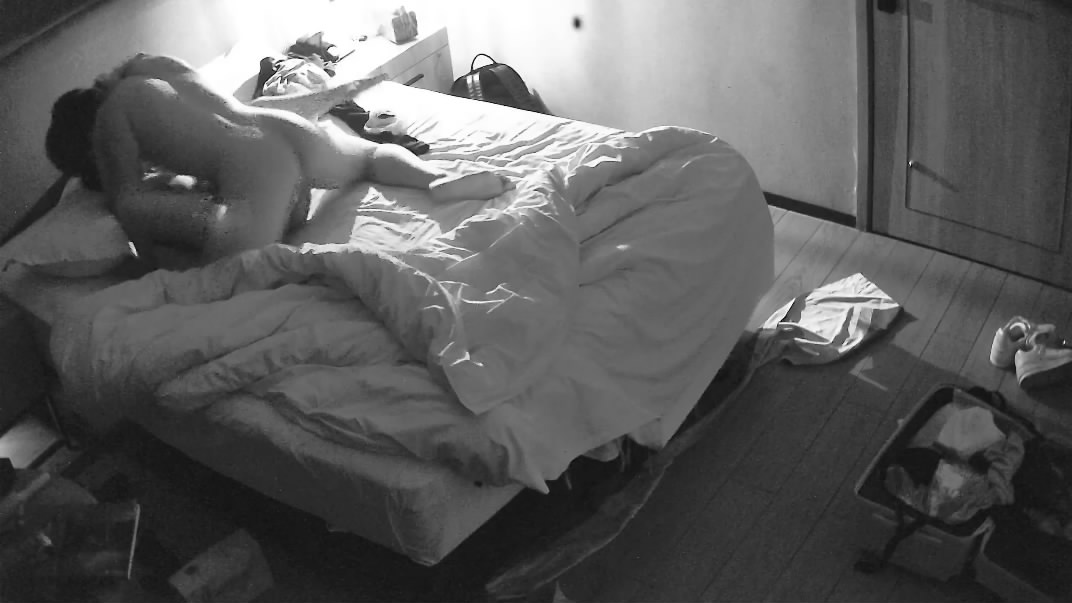 图片[5]-新流出❤️安防酒店偷拍精品作者强推 谁家女朋友被抱起来操对白清晰，叫床真好听-老宋小屋