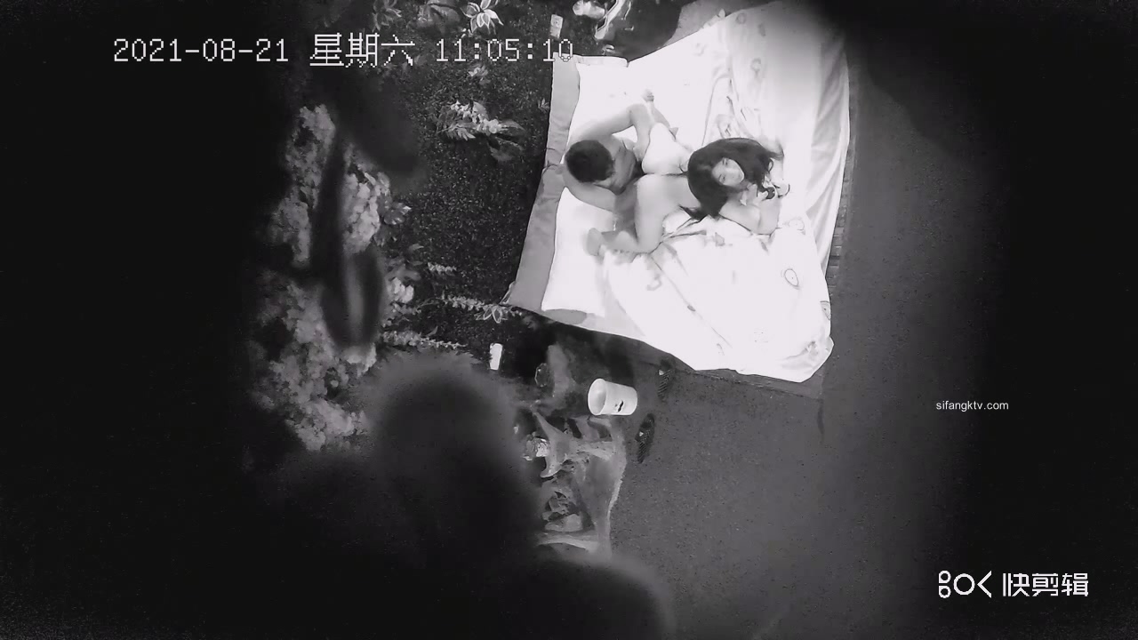 图片[3]-8-21【酒店摄像头】最新黑色丝开裆裤被胖男干哭了哇哇叫-老宋小屋