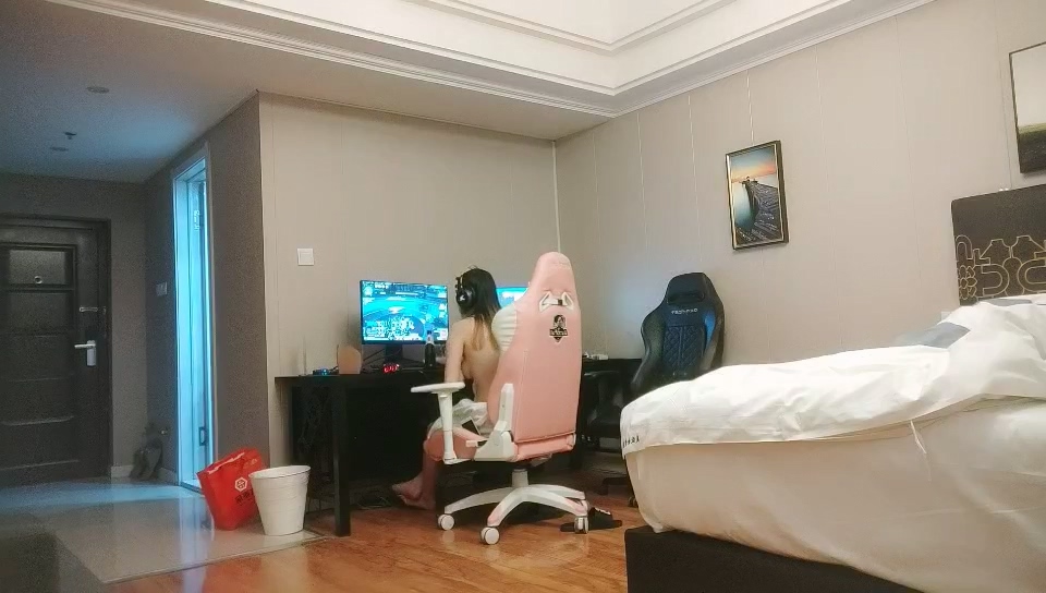 图片[2]-8-25探花小米电竞酒店约啪爱玩游戏的妹妹，电动玩具玩逼，说插的好深啊-老宋小屋